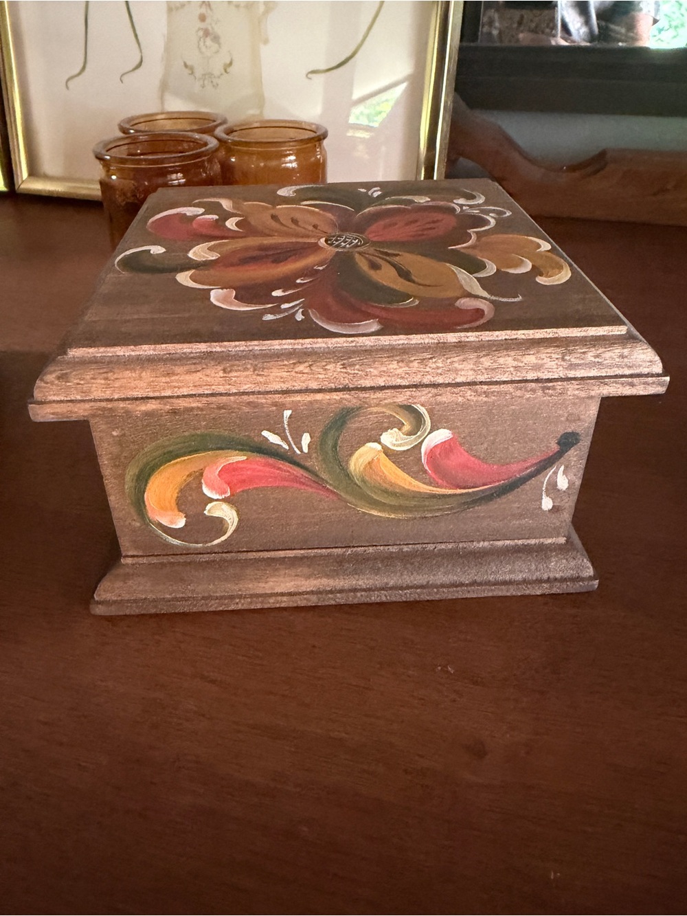 The sweetest hand-painted vintage folk art wood pieces 🌿🤎 - Picture 3 of 9
